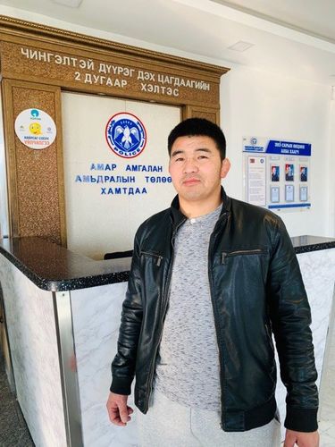 Таксины жолооч гал түймрээс хоёр хүүхдийн амь аварчээ
